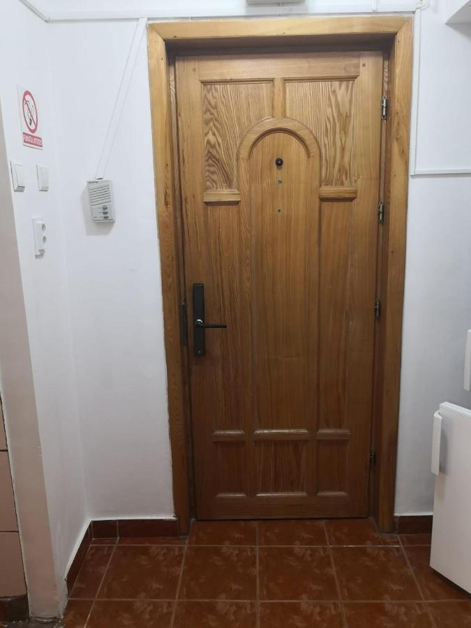 Apartament Cu Doua Camere Târgu Jiu Exteriér fotografie