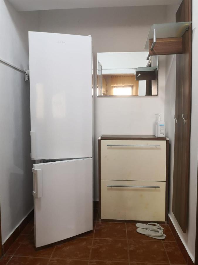 Apartament Cu Doua Camere Târgu Jiu Exteriér fotografie